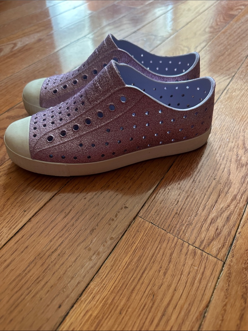 Kids Native Glitter Slip-On Sneakers purple size 3 excellent for school